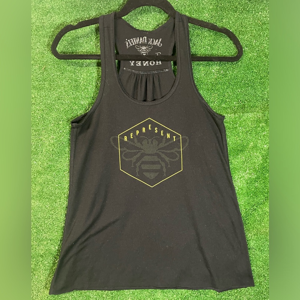 Women’s Jack Daniel’s Tennessee Honey Top Size Medium.